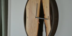 oryginalny zegar na desce