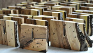 zegary drewniane