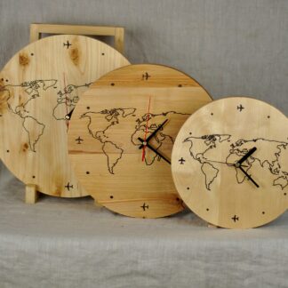 zegar z mapą świata