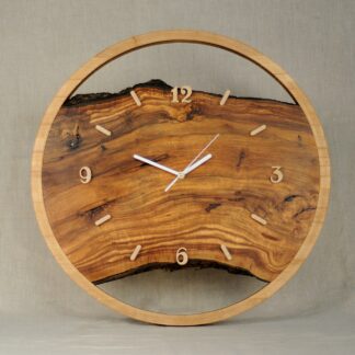 duży zegar z drewna jabłoniowego