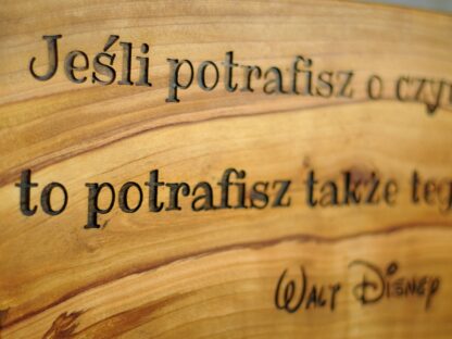 deska z napisem motywacyjnym